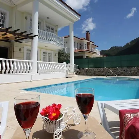 Uezuemlue Villa *